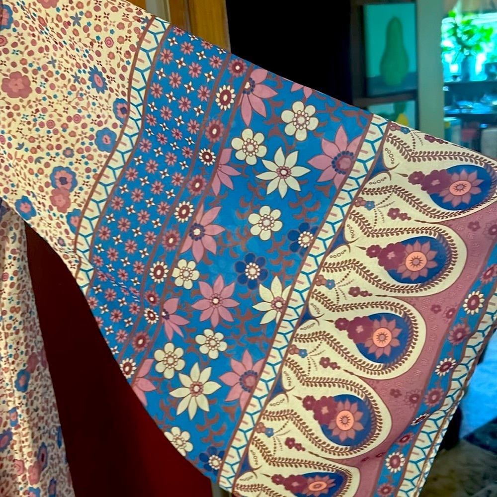 Beautiful Robe/Duster - Picture 4 of 6